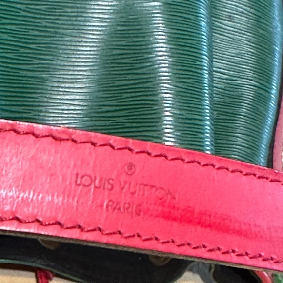 Louis Vuitton red & Borneo green epi petite bucket bag with dust bag - Picture 15 of 16